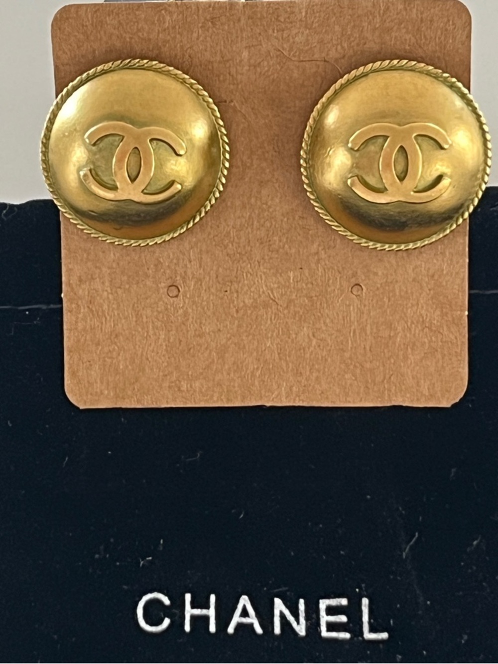 VINTAGE Chanel 1995 Spring CC Logo Round Rope ~1” Button Clip-On Earrings Gold - Picture 14 of 14